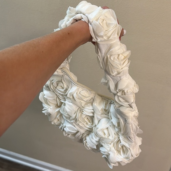 Accessories - Bundle of bridal necessities! Veil, bow, pearl sleeves, rose purse